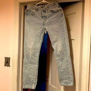 Levis 501 light wash jeans 26x28